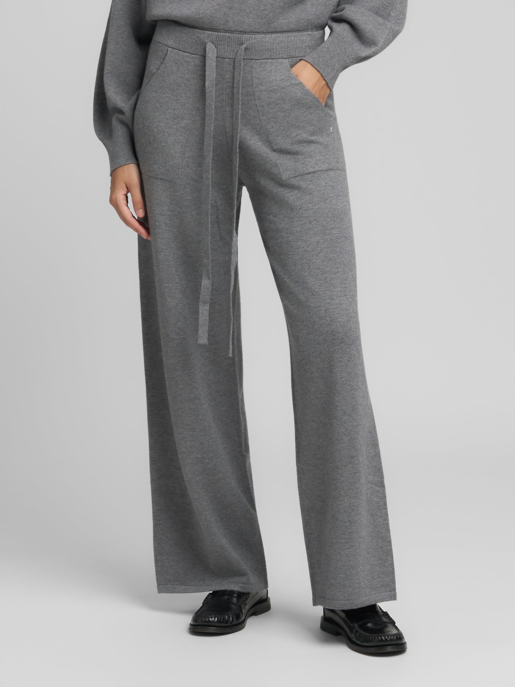 Moteriškos megztos kelnės