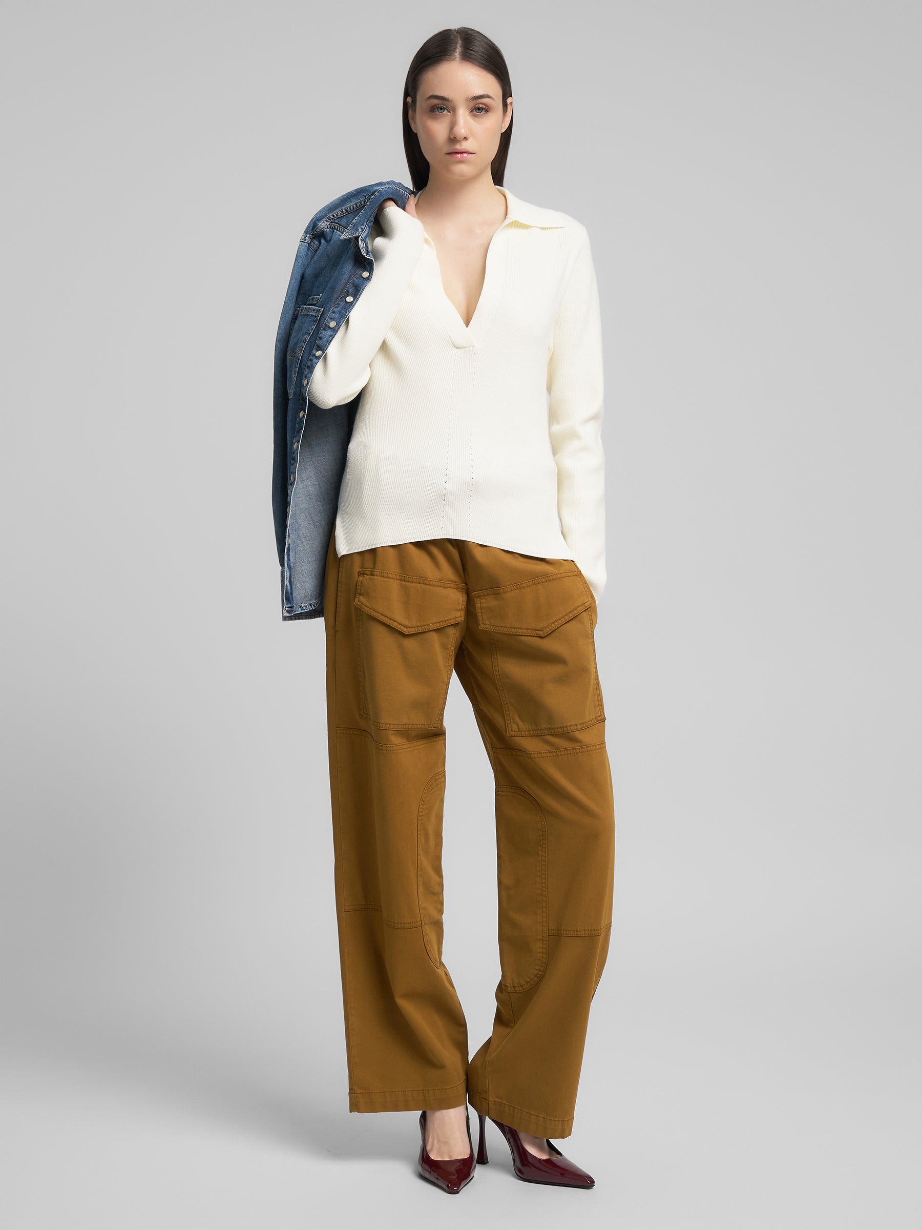 DK3913.000.G23370A Megztinis