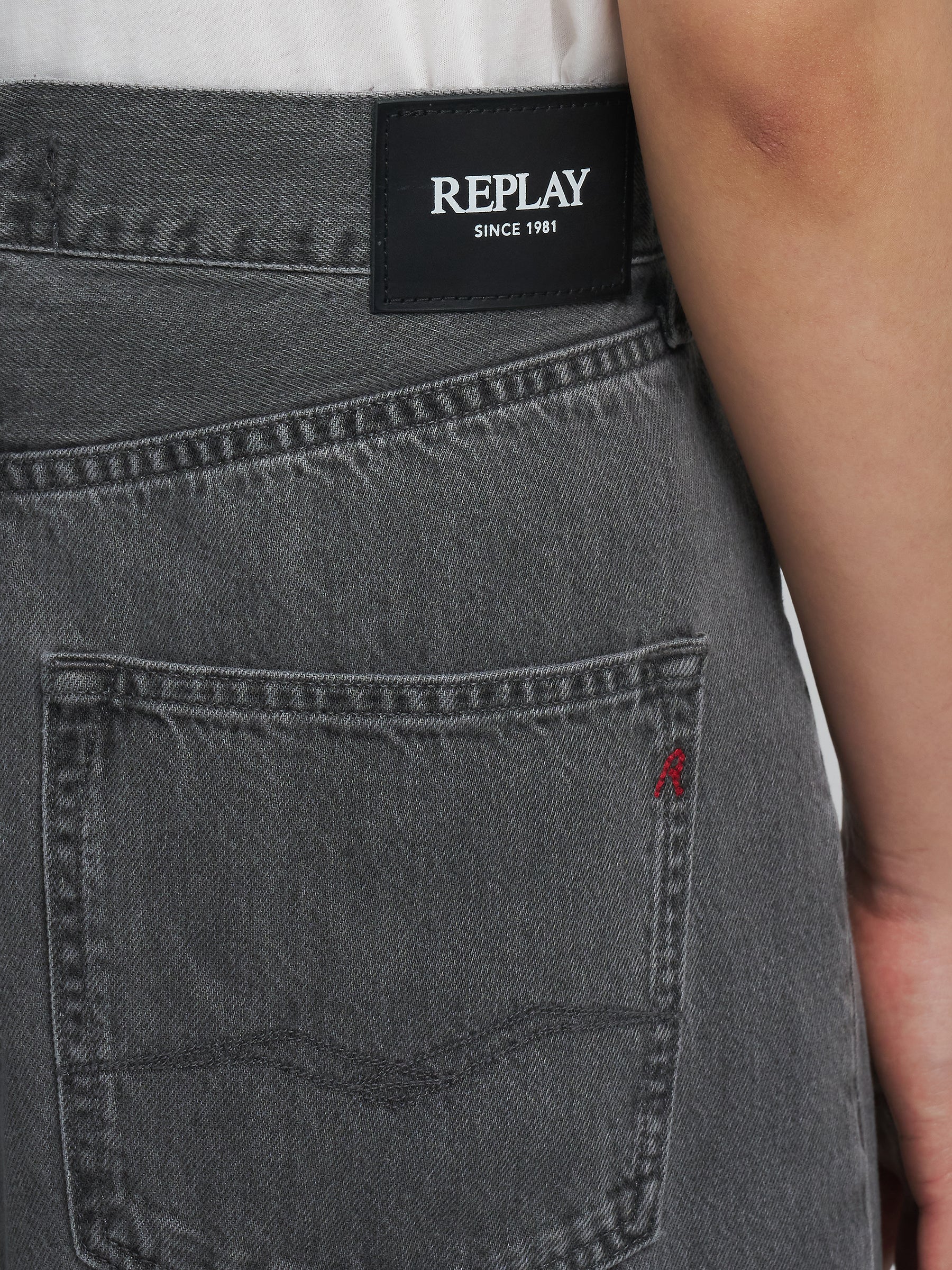 WA535D.000.938 933 Platūs džinsai