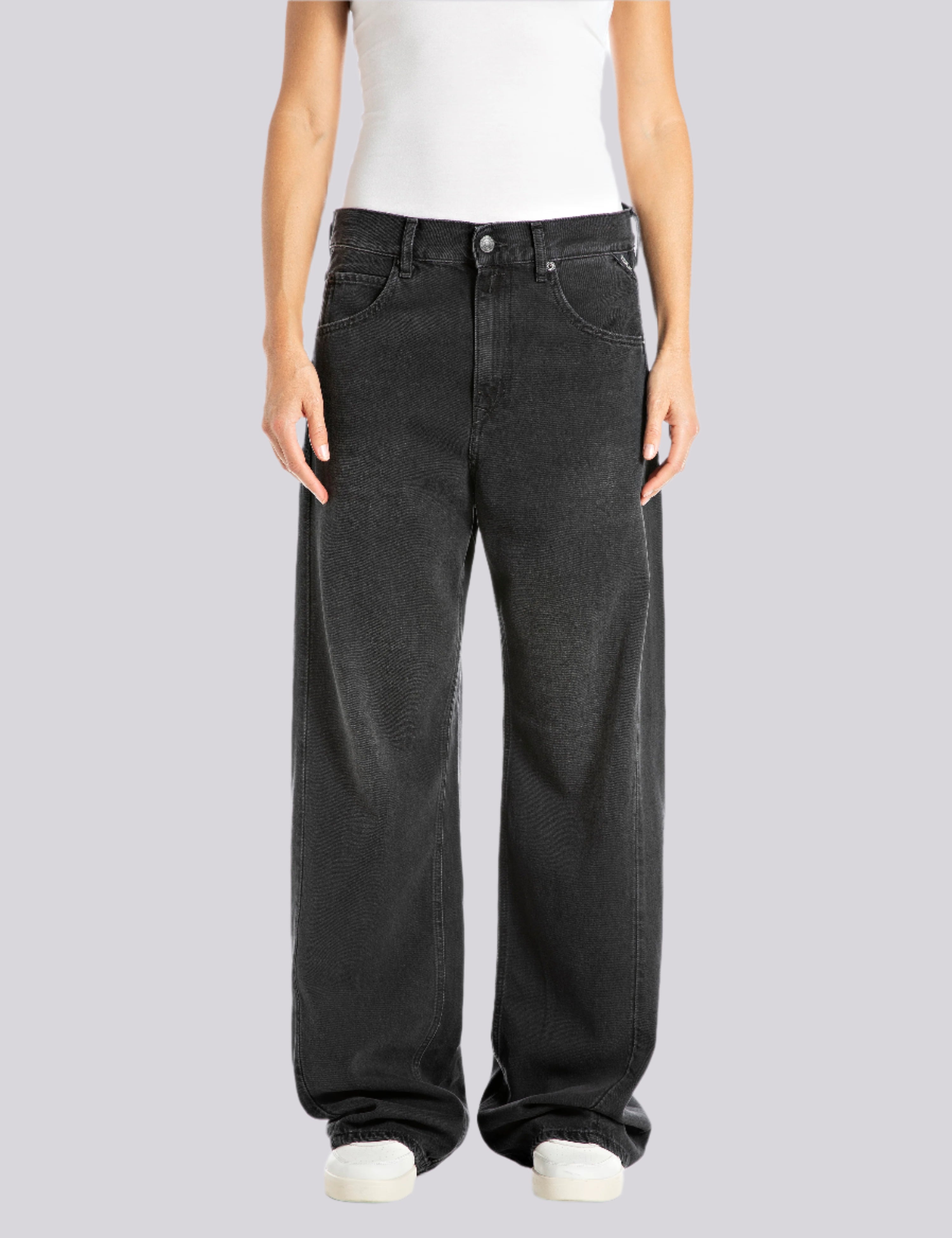 WB520 .000.806 985 Platūs džinsai