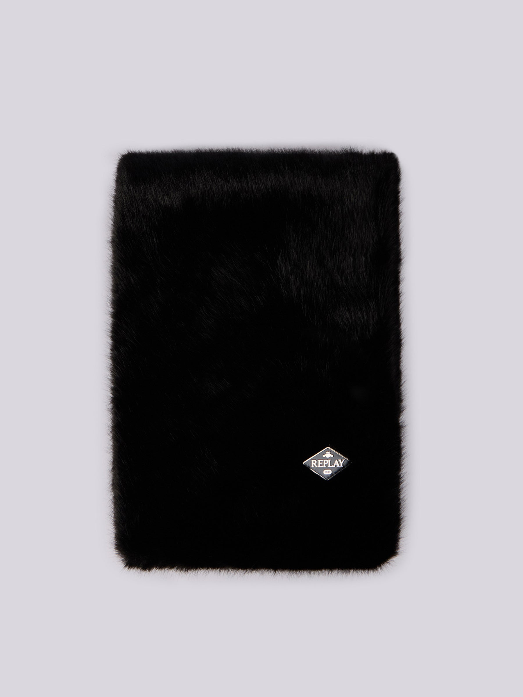 Moteriškas šalikas