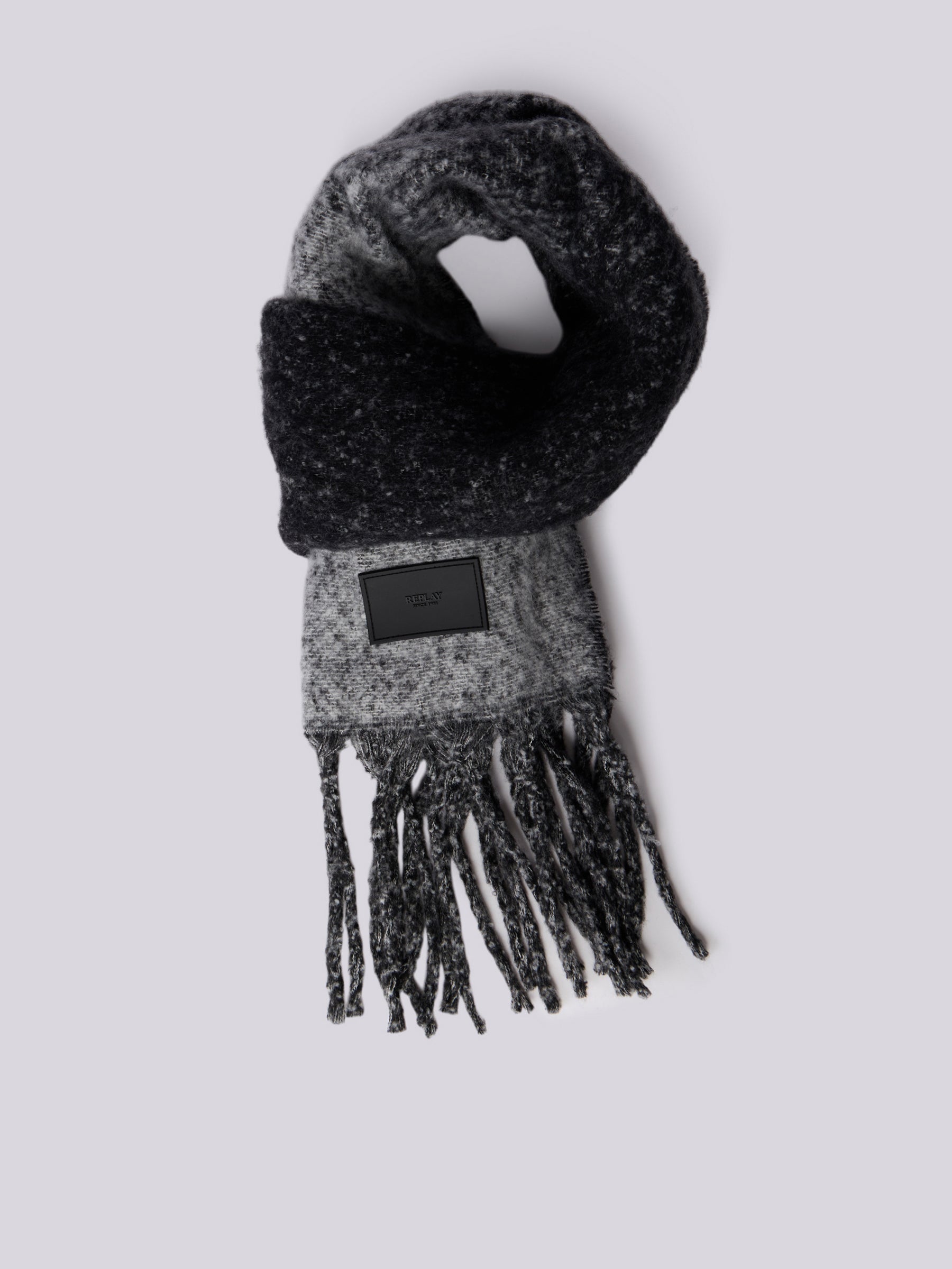 AW9312.000.A1405A Šiltas šalikas