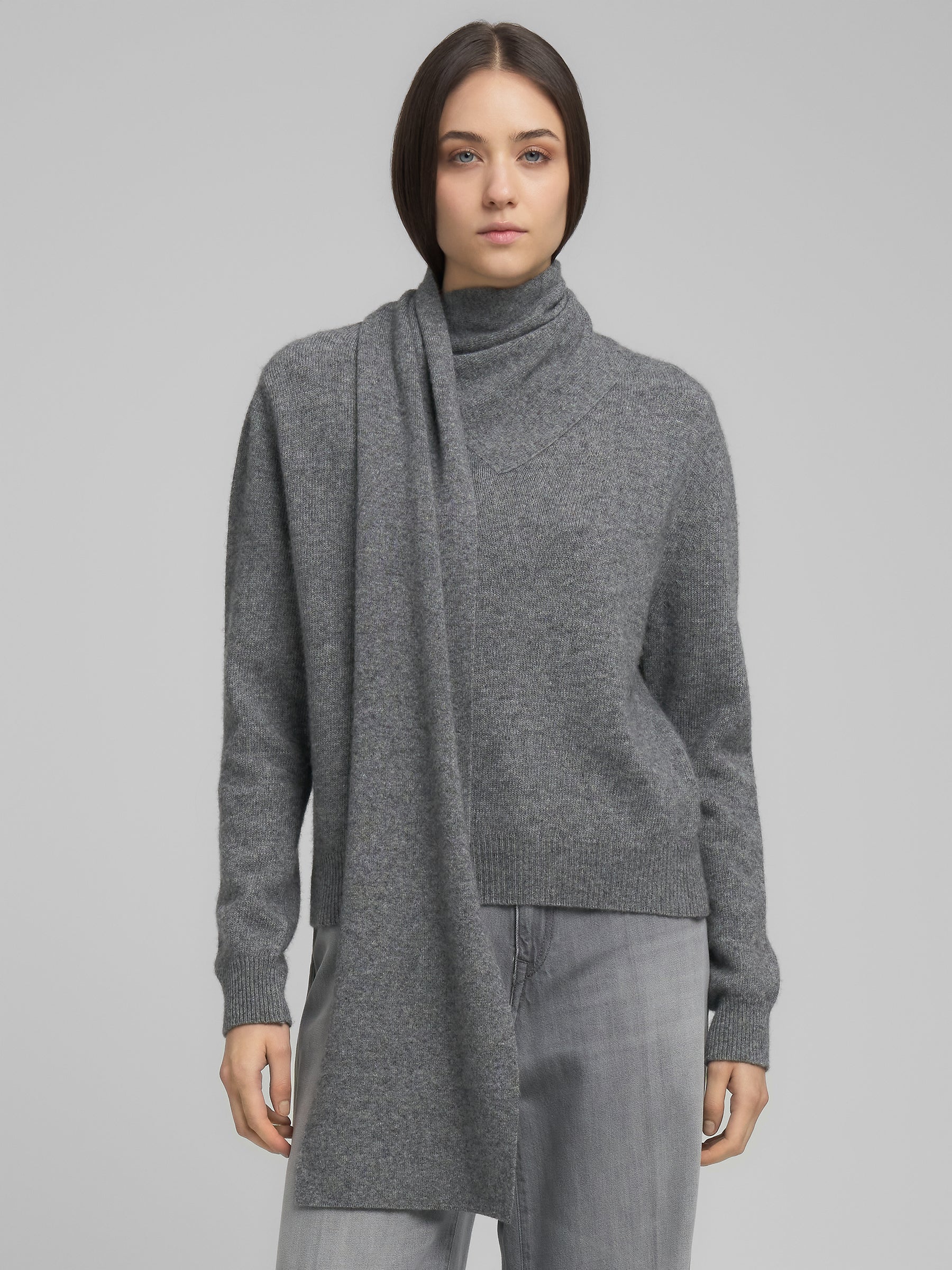 DK3923.000.G22726 Megztinis