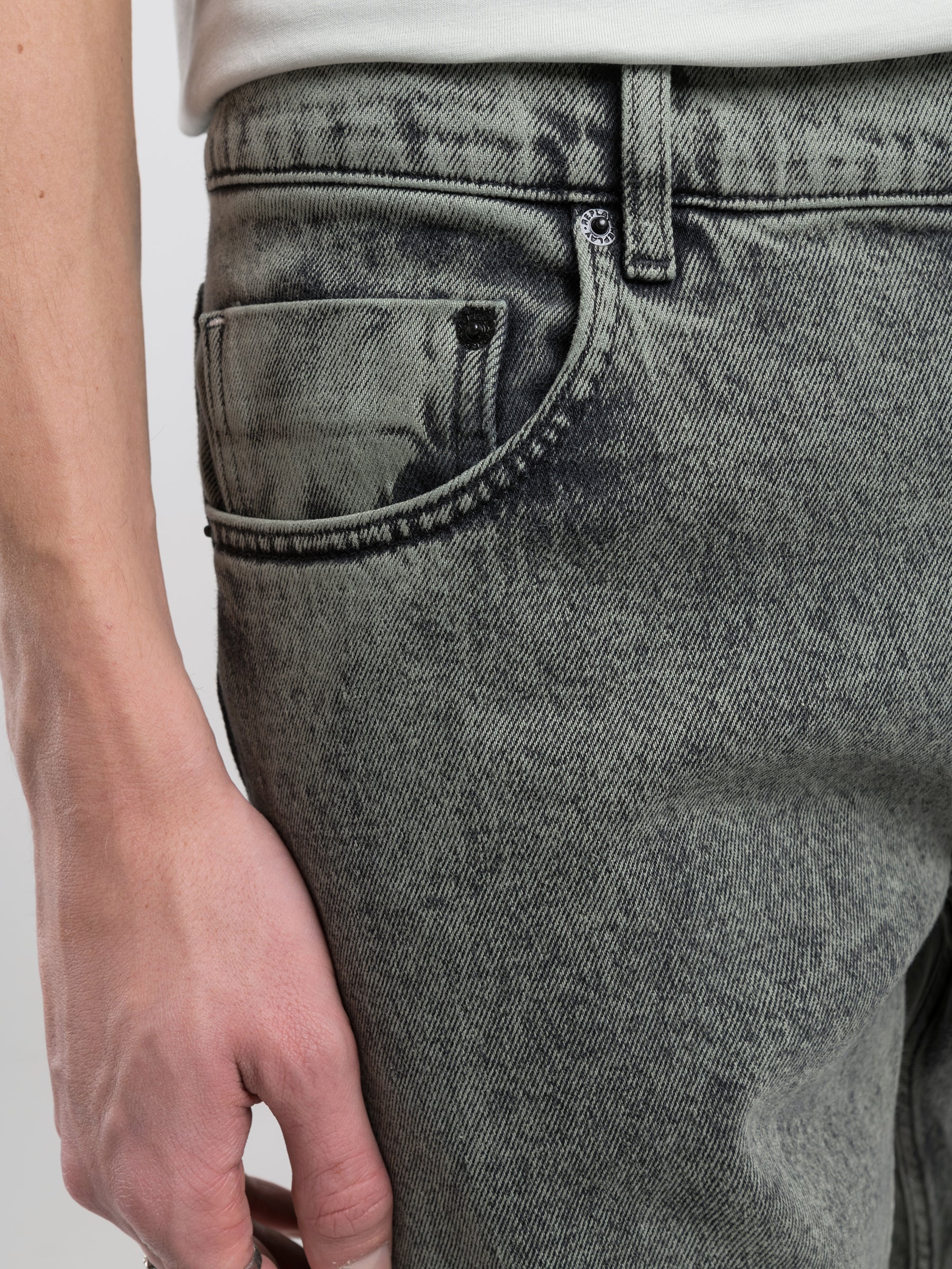 Slim tapered fit vyriški džinsai  MICKYM