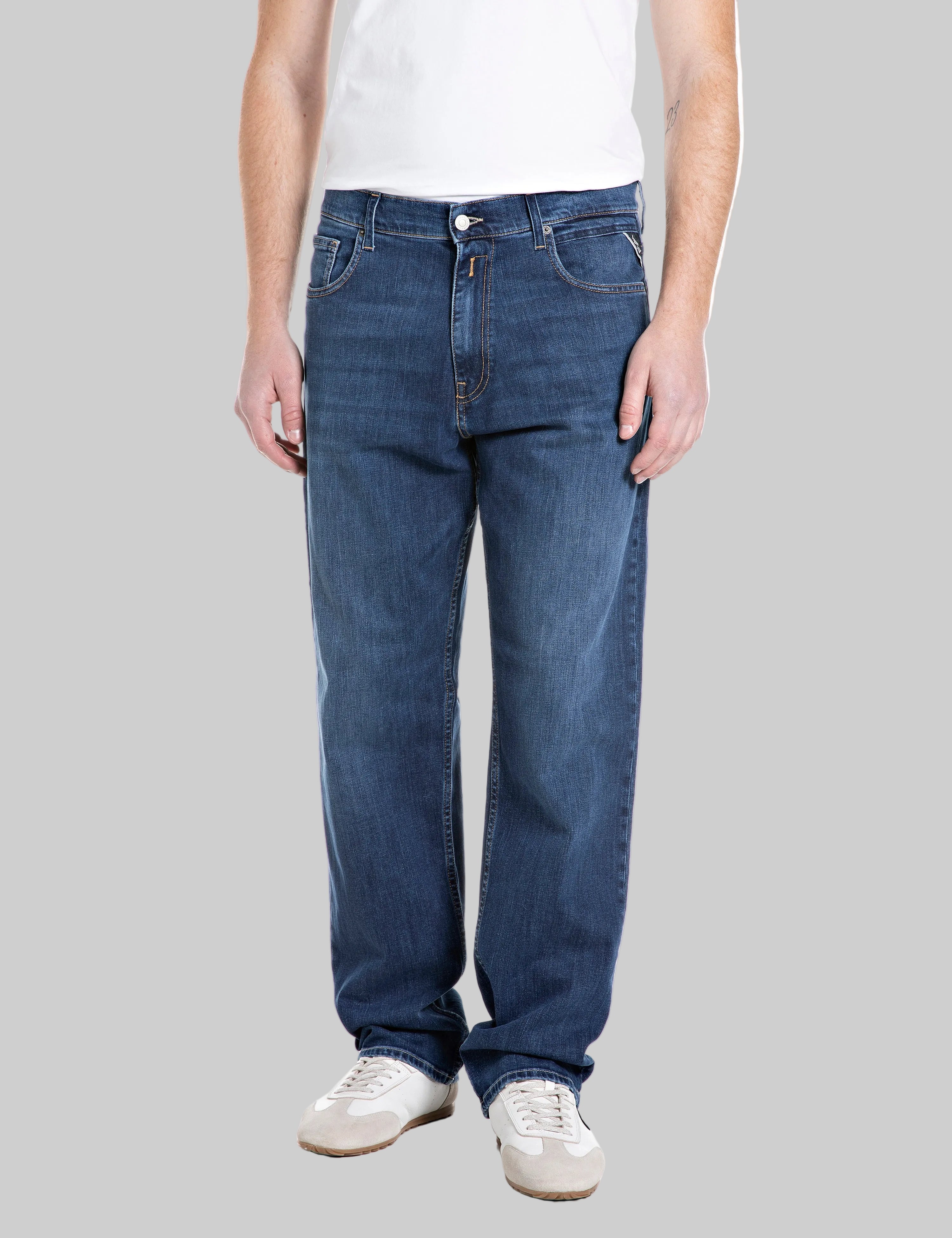 M1031 .000.685 192 Tiesūs džinsai 