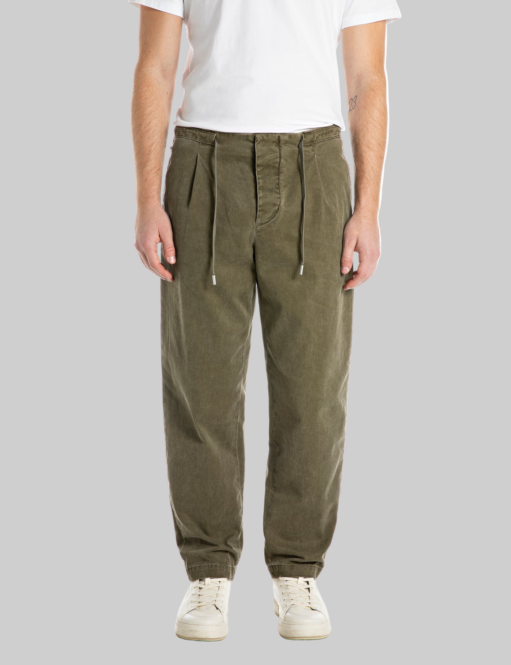 M9014 .000.85393 Tapared kelnės