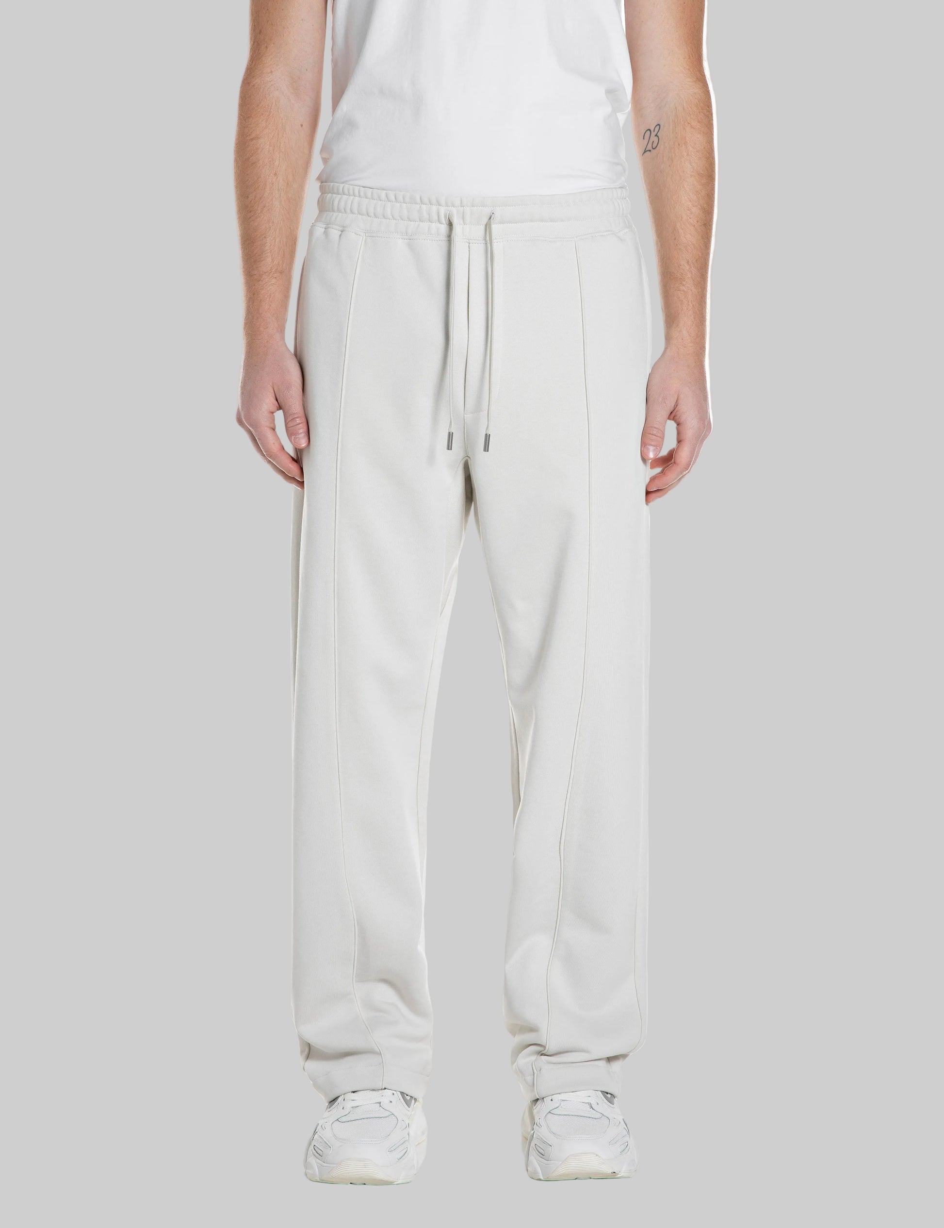 M9059 .000.23802 Kelnės