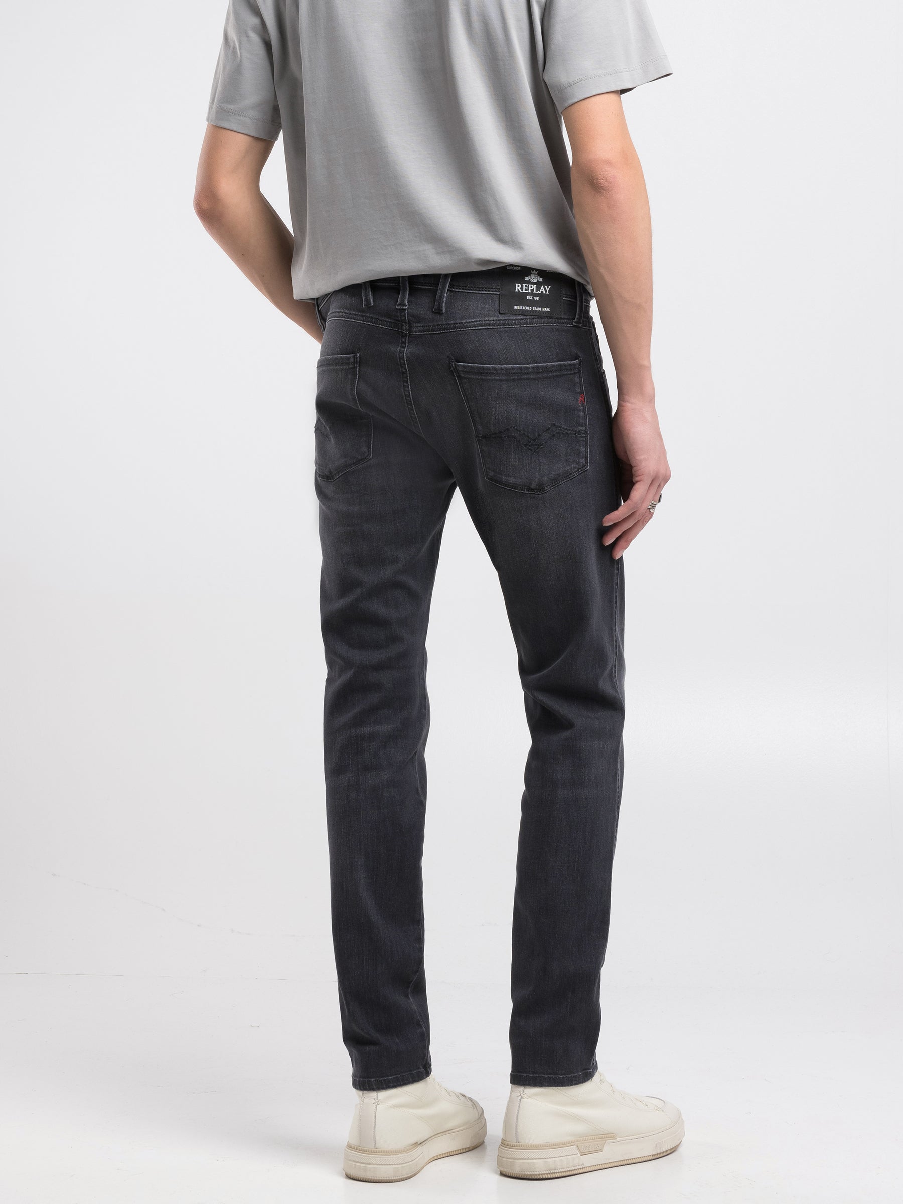 Slim-fit vyriški džinsai ANBASS M914Y .000.51A 872 Replay