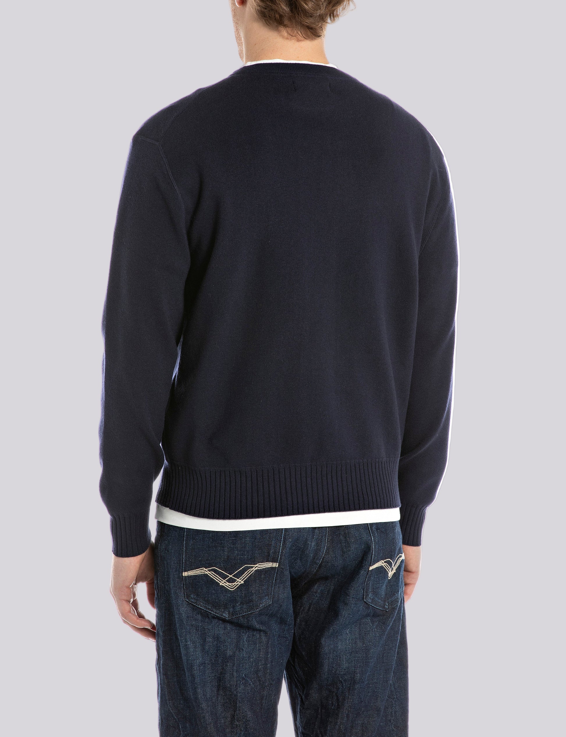 UK4885.000.G23538 Megztinis