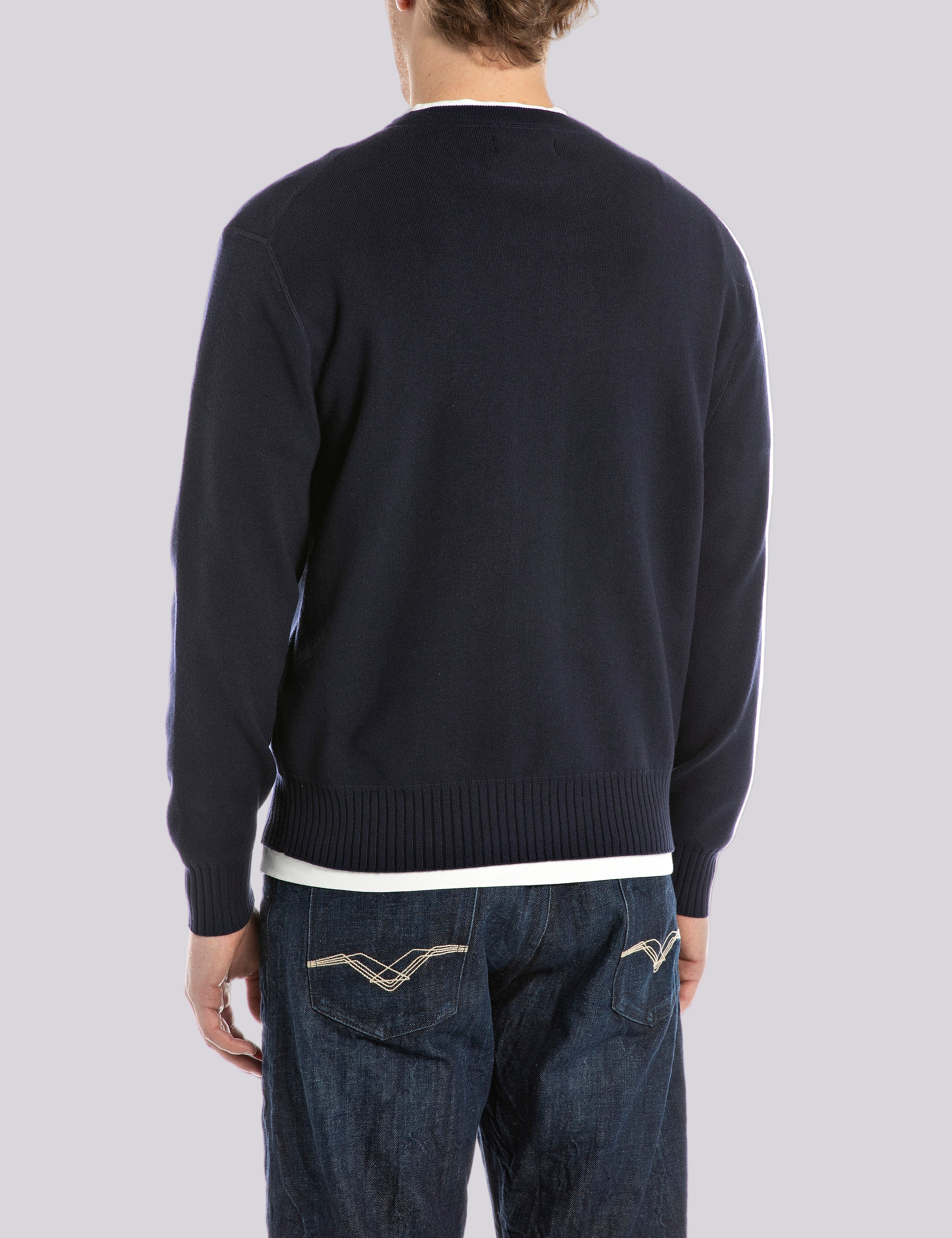 UK4885.000.G23538 Megztinis