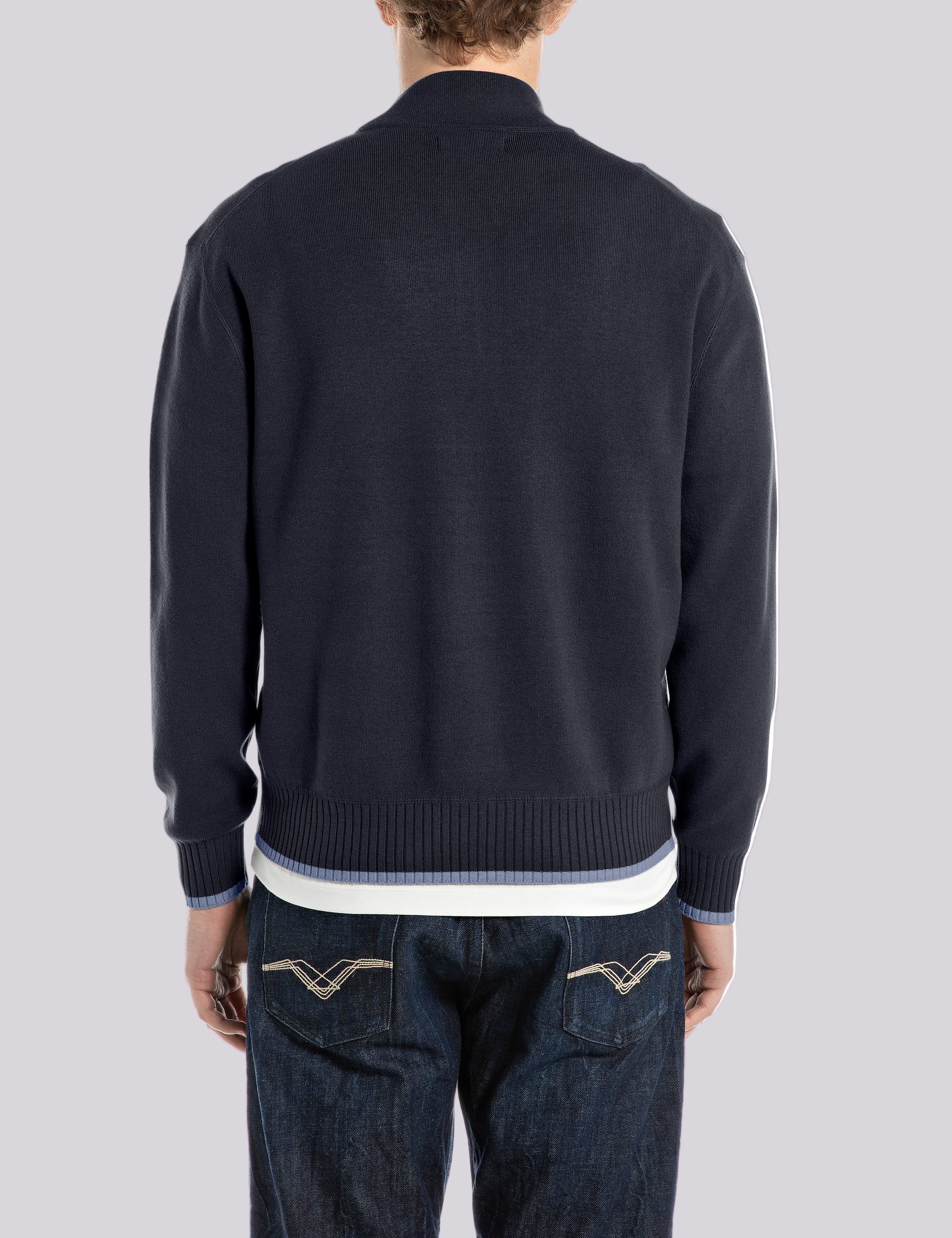 UK4887.000.G23538 Megztinis