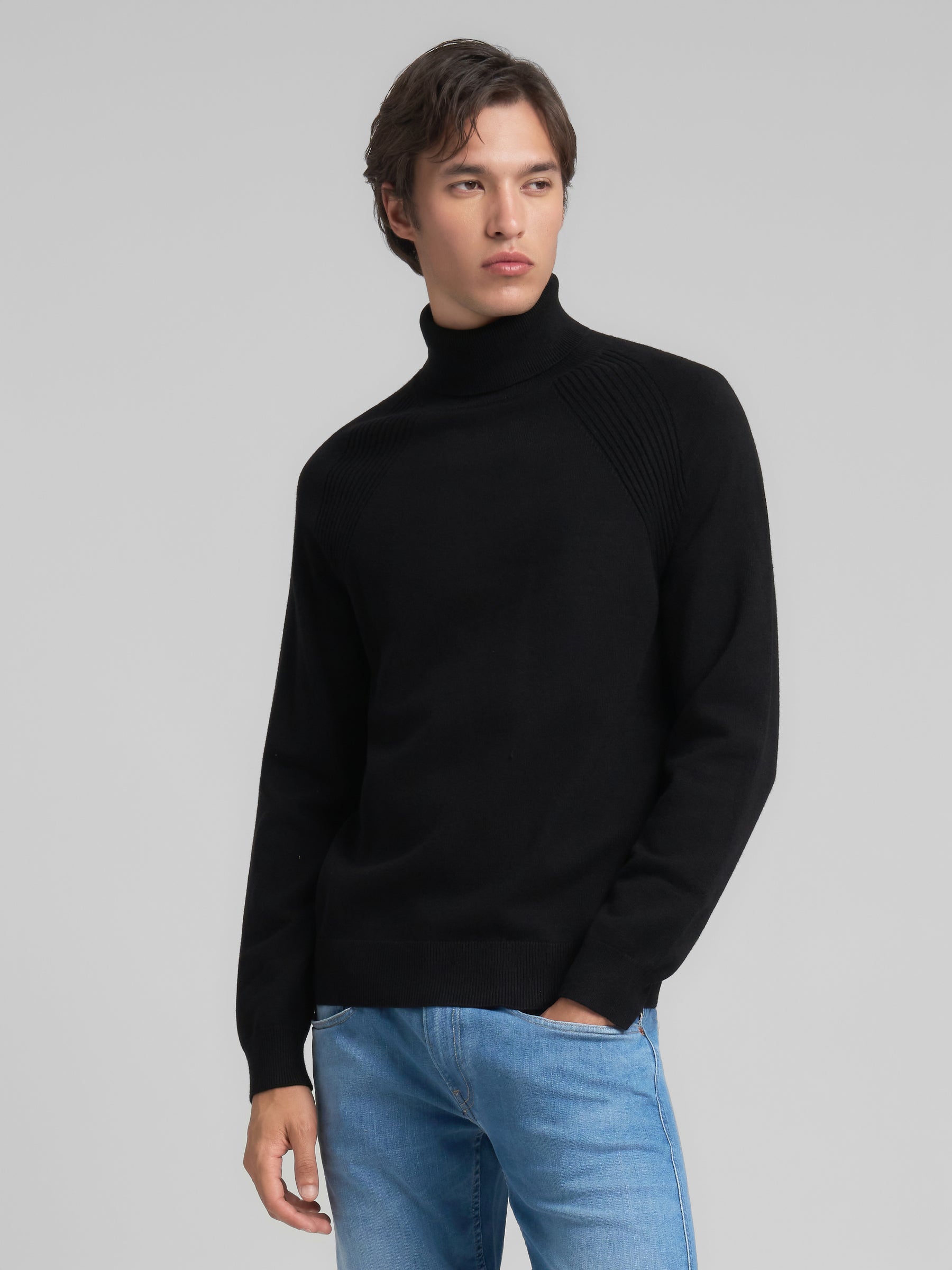 UK4892.000.G23372 Megztinis 