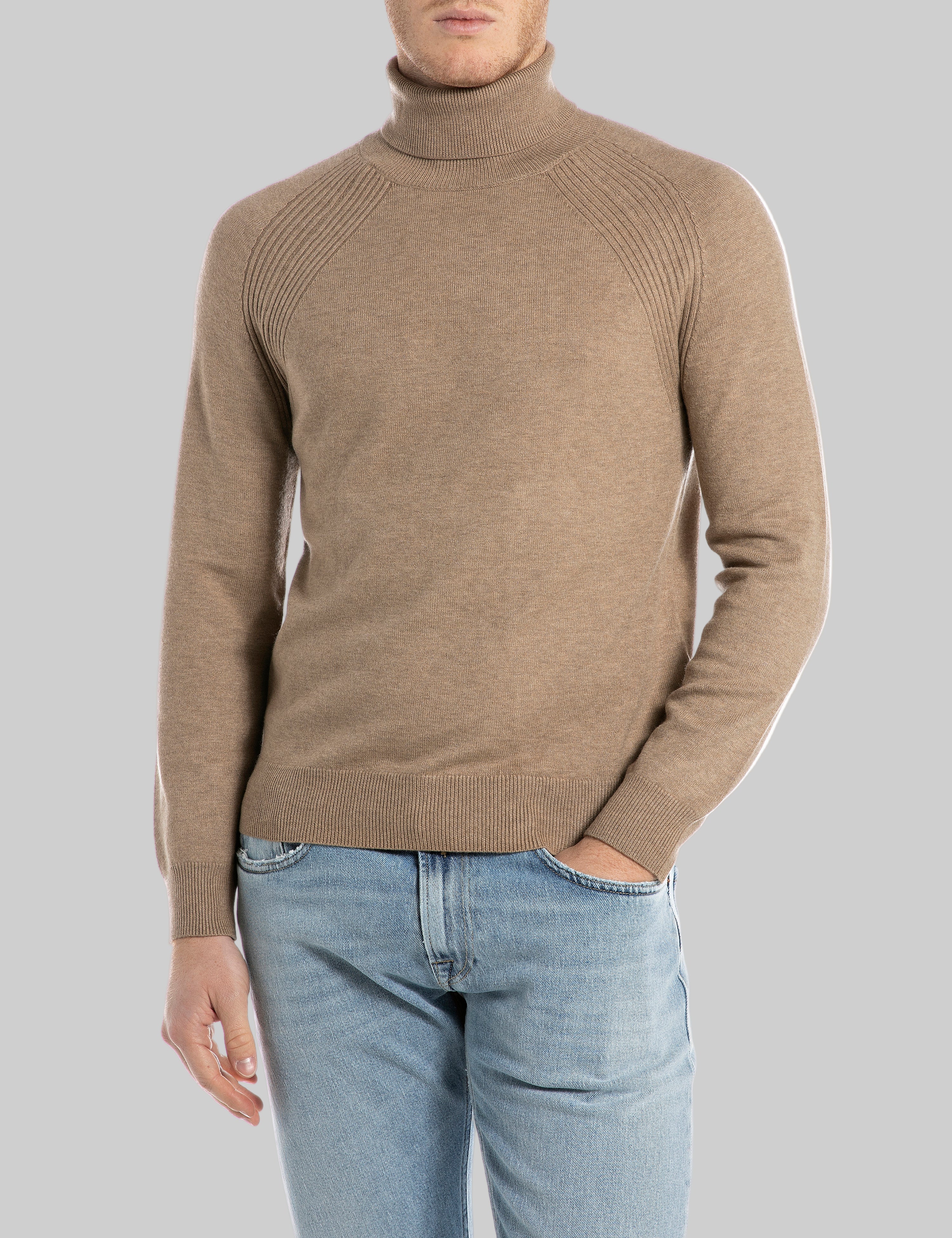 UK4892.000.G23372 Megztinis 