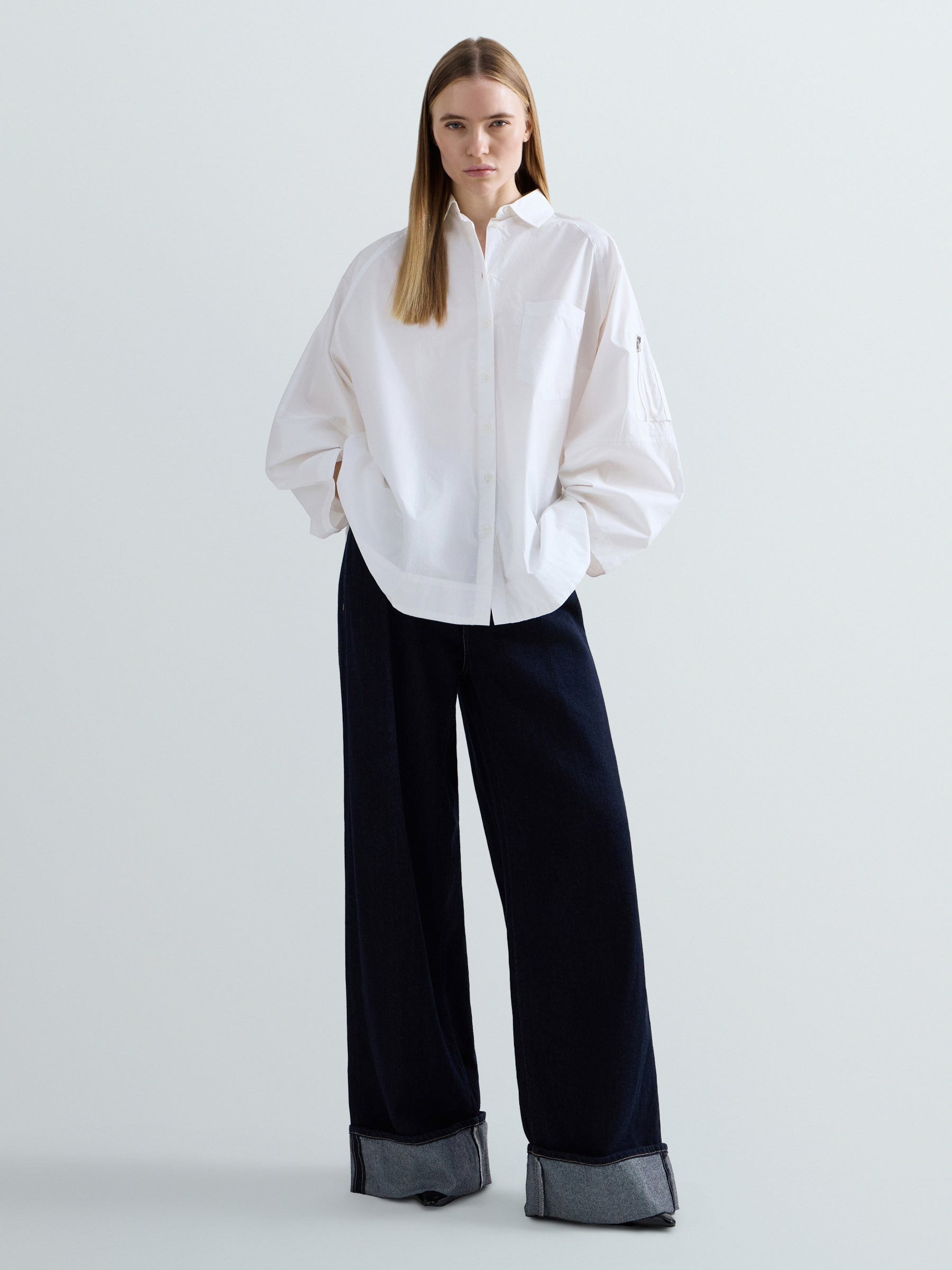 W2369 .000.85480 Marškiniai