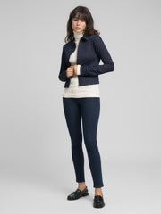 W2416 .000.821 93C Aptemptas žaketas