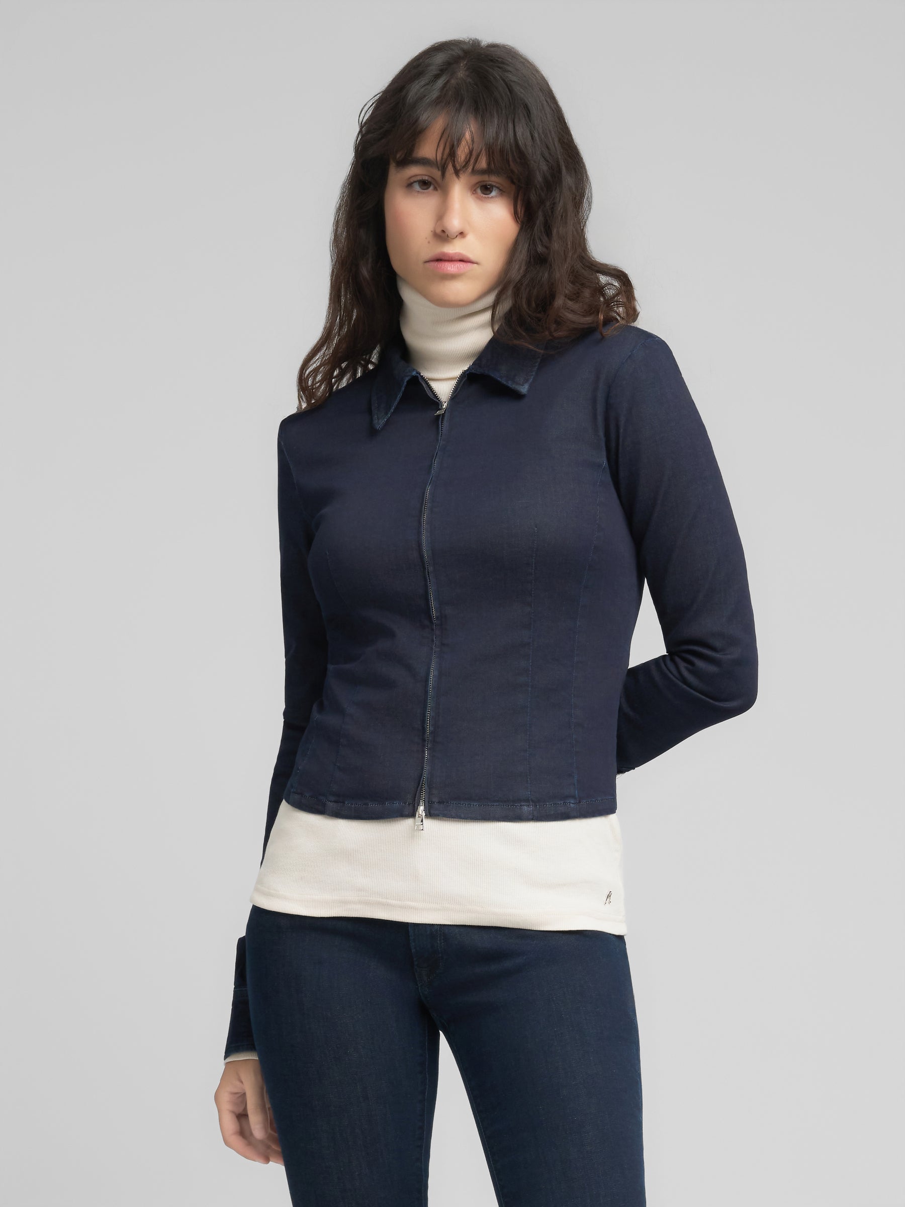 Moteriškas žaketas