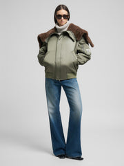 W7913 .000.85142 Striukė