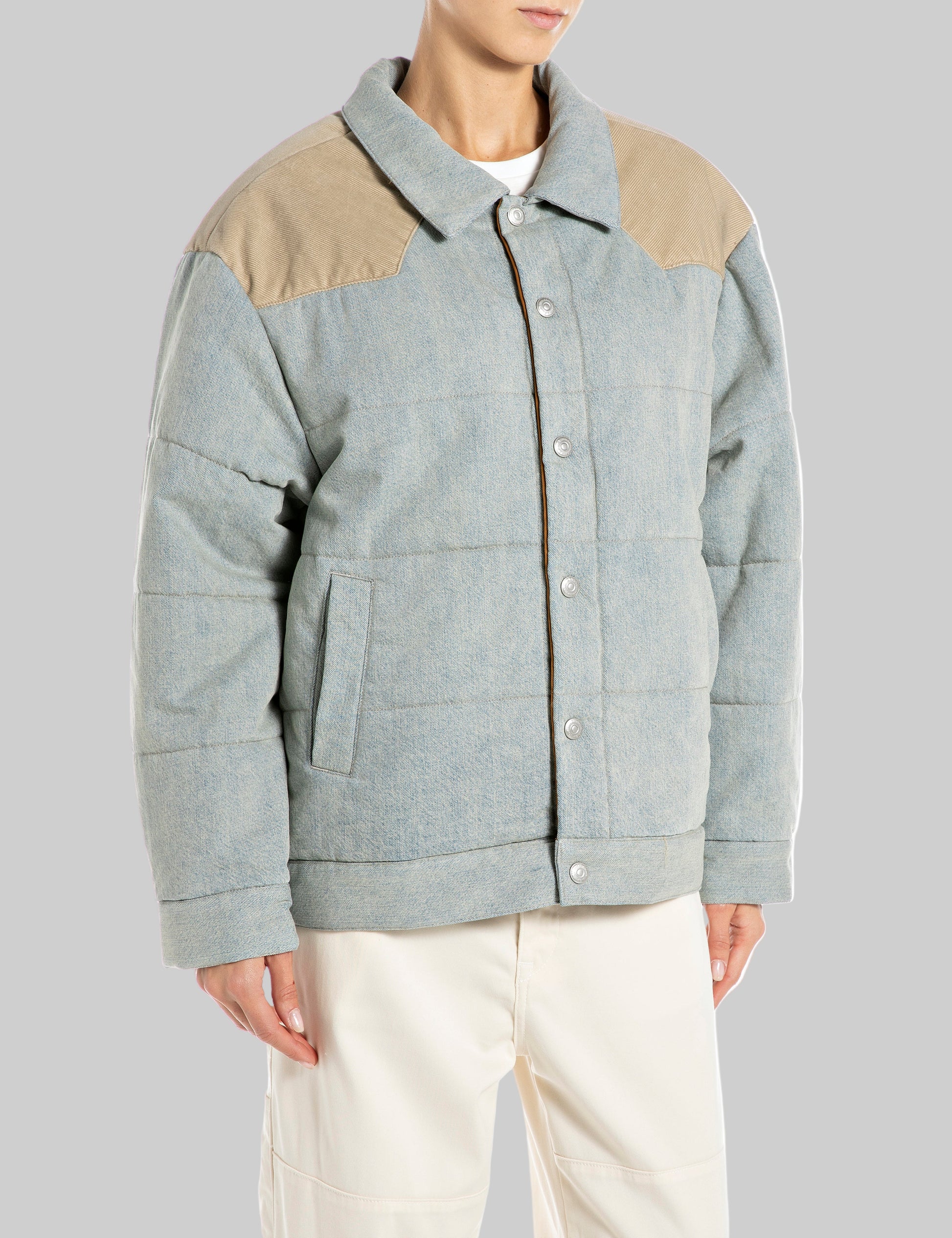 W7918 .000.10359 Dvipusė striukė