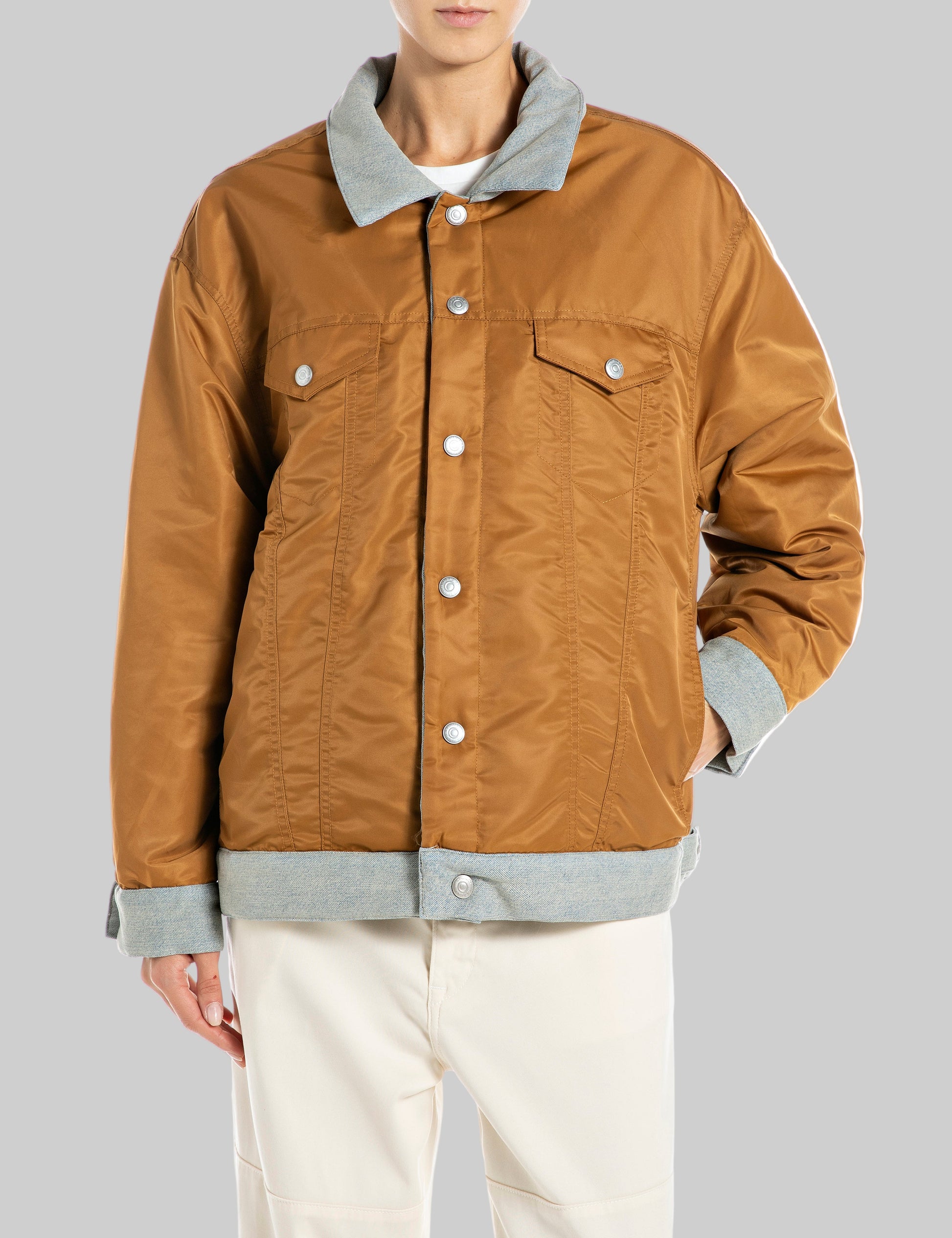 W7918 .000.10359 Dvipusė striukė