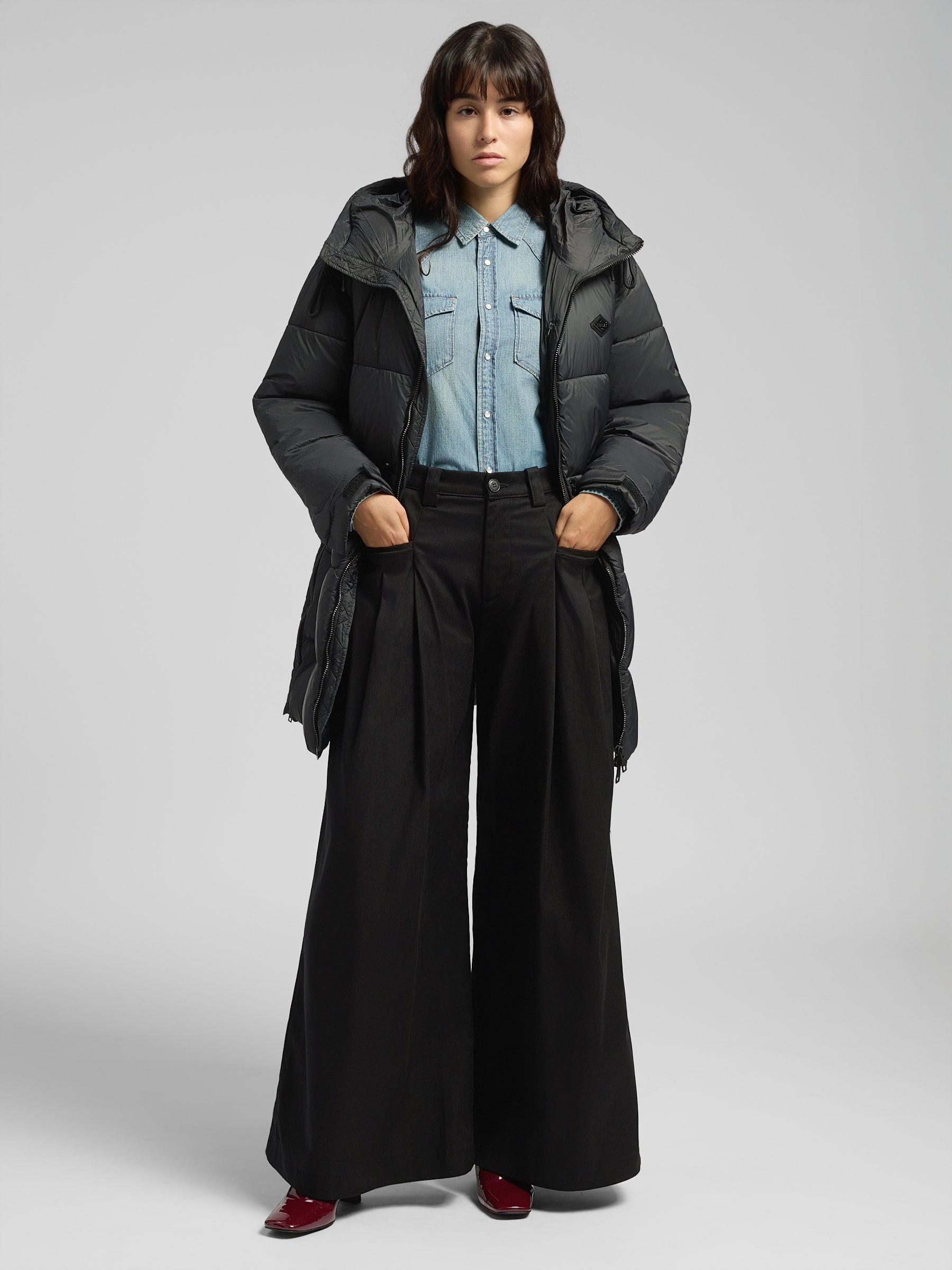 W8173 .000.85365 Plačios kelnės