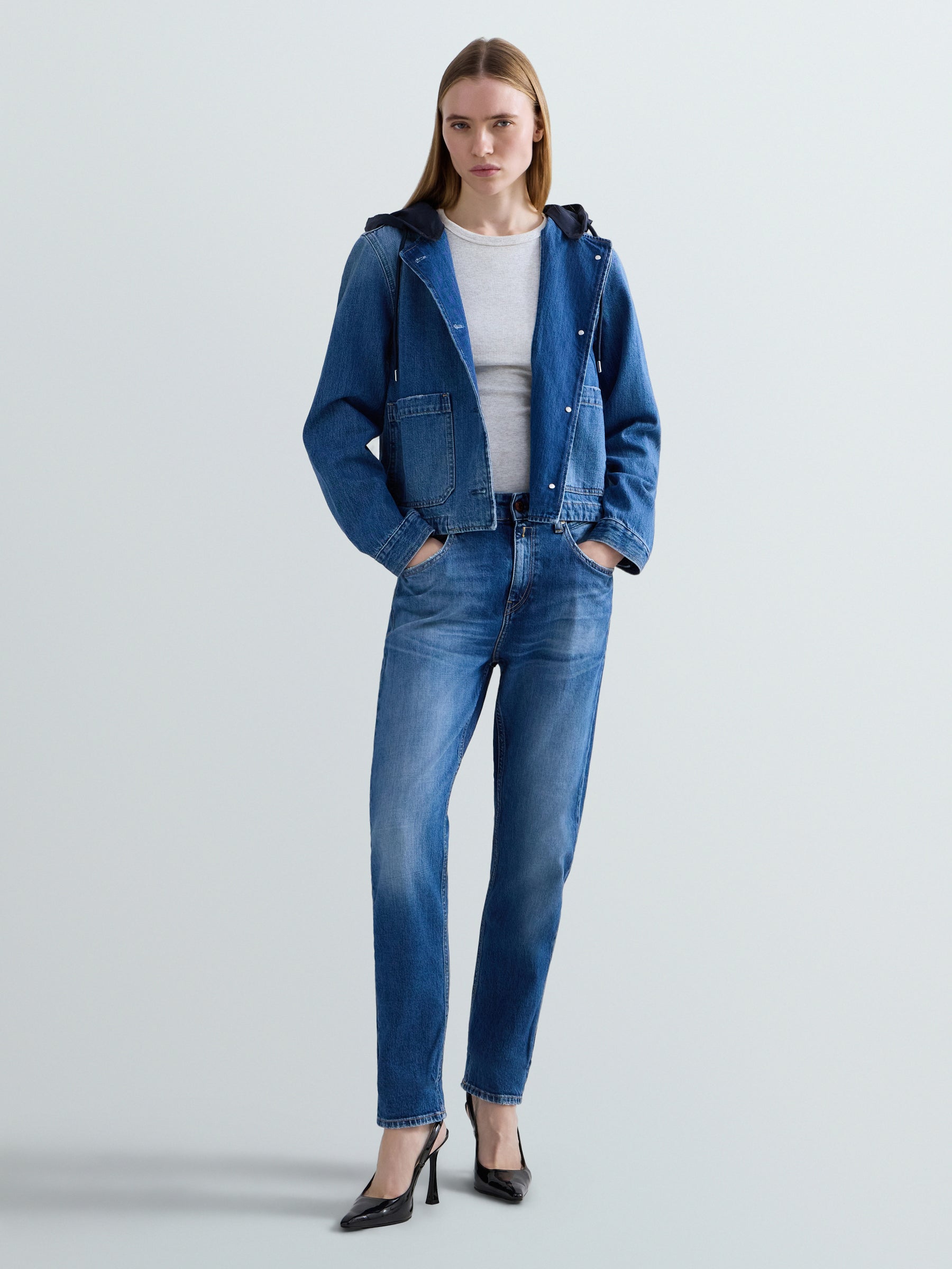  WA416 .000.873 151 Siaurėjantys džinsai