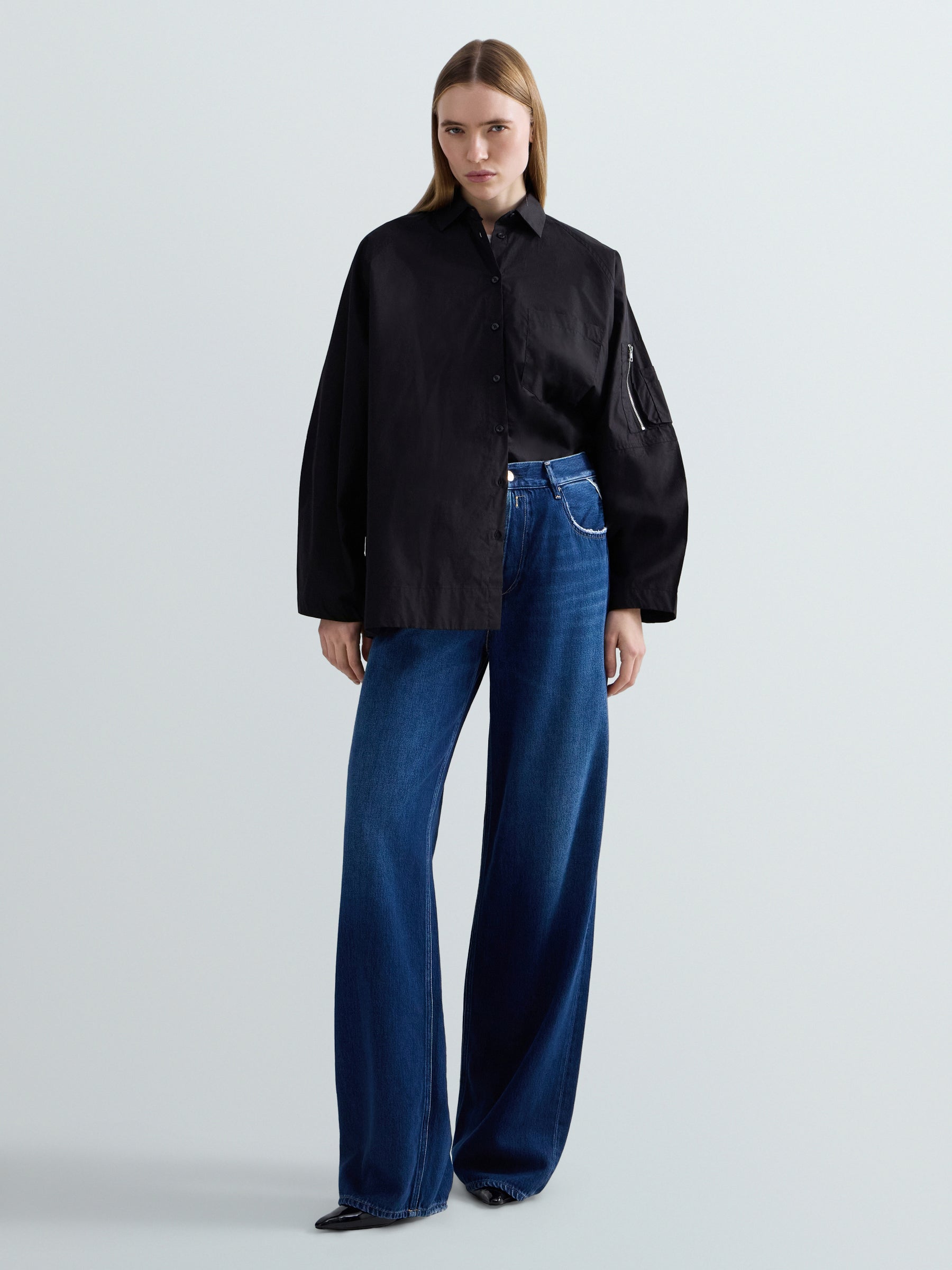 WA517 .000.940 171 Platėjantys džinsai