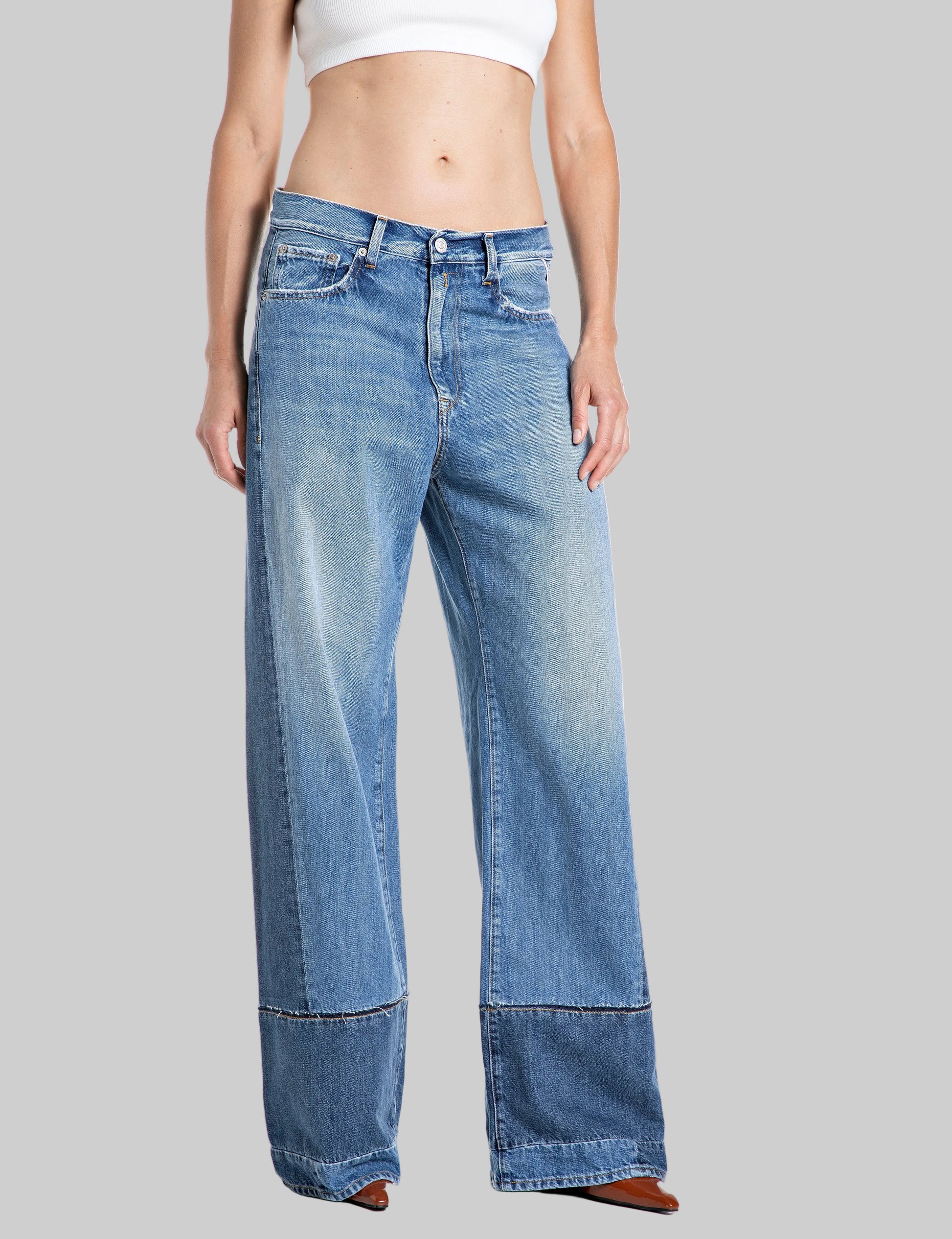 WA545 .000.10374 Platūs džinsai