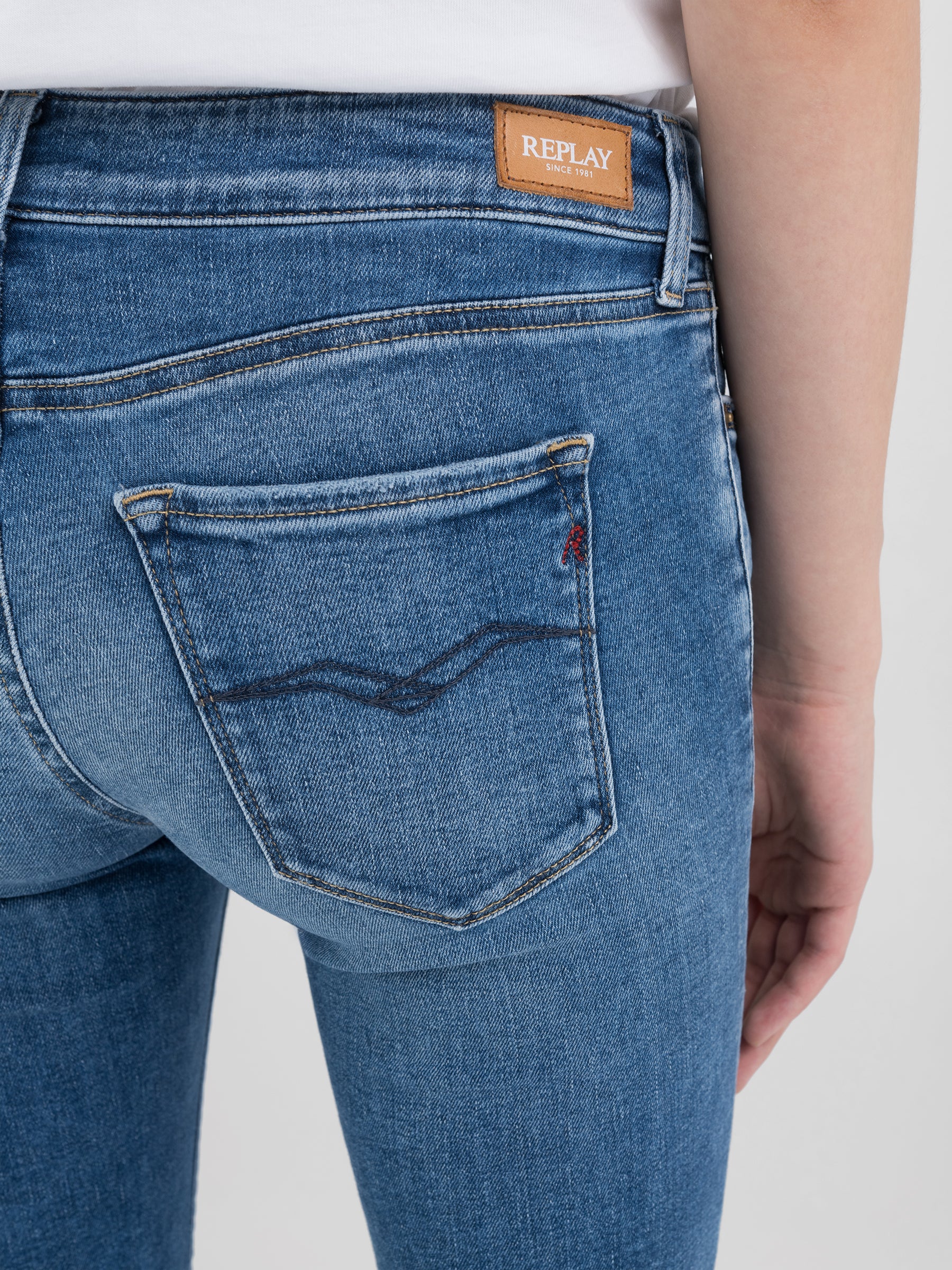 BOOTCUT moteriški džinsai WLH689.000.805 735 NEW LUZ Replay